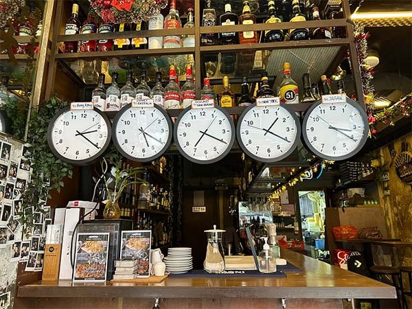 best happy hour bar Pete’s Place